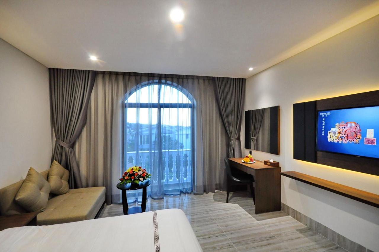 Crown Nguyen Hoang Hotel Nha Trang Exterior photo