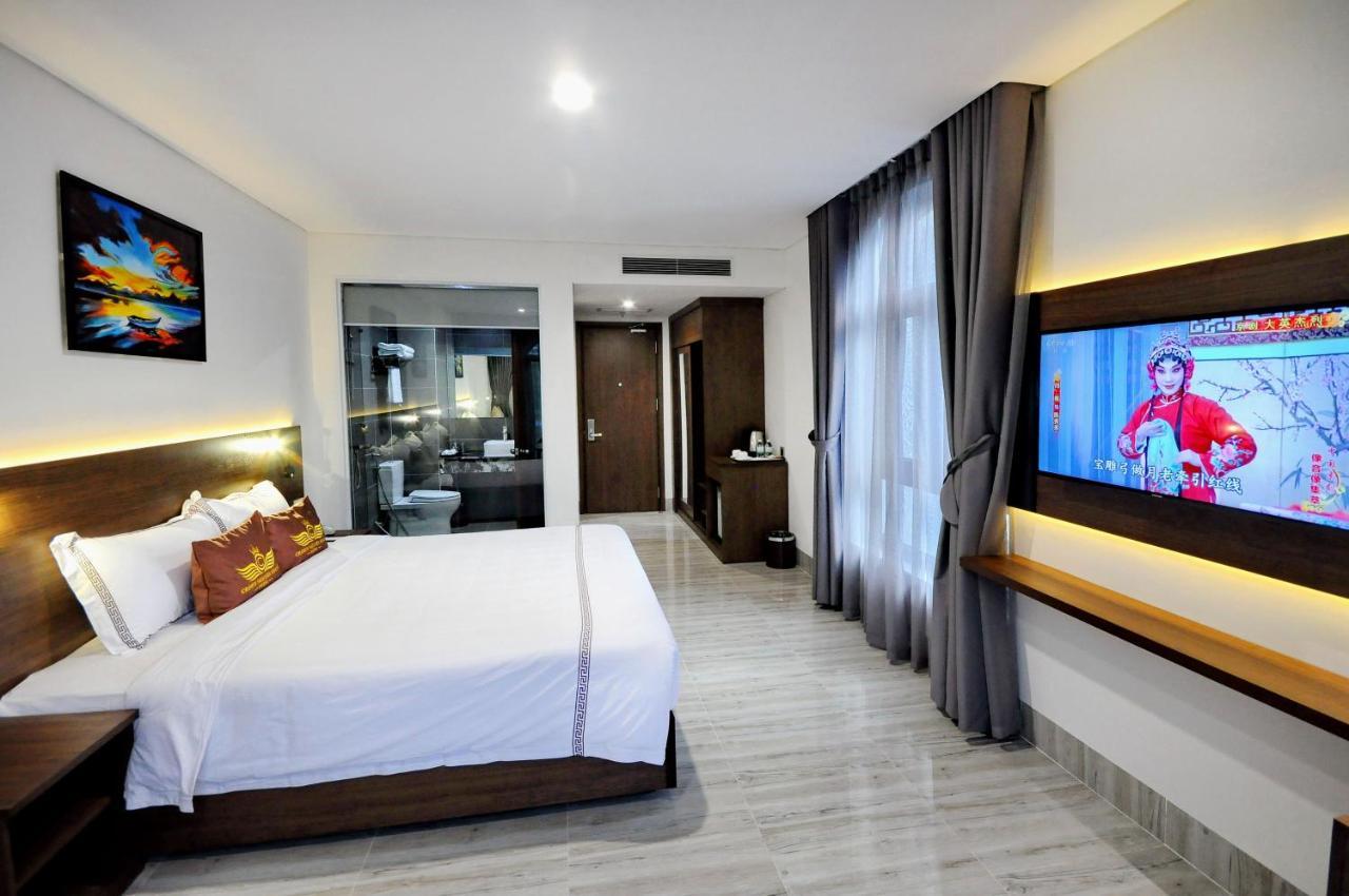 Crown Nguyen Hoang Hotel Nha Trang Exterior photo
